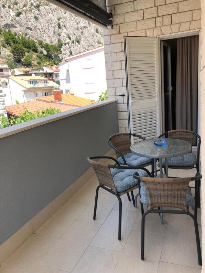 Omis - Private Ensuite Room With Balcony - Hotel Style Exterior foto